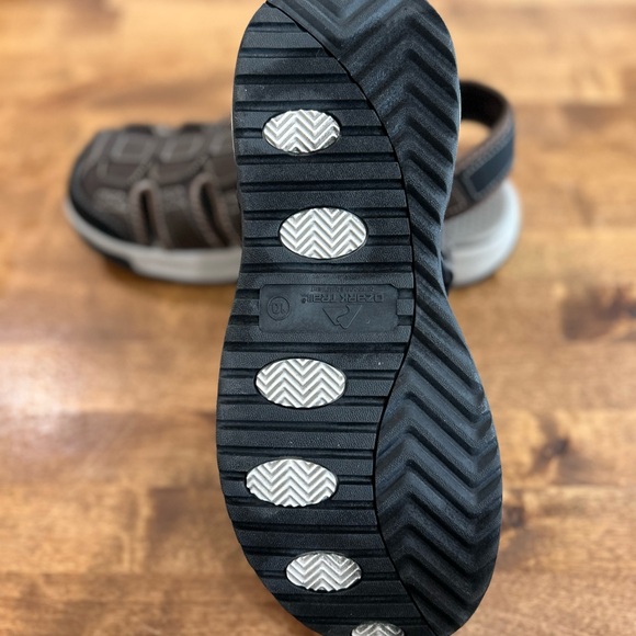 Ozark Trail Brown and Black Men's Sandals - Picture 8 of 8